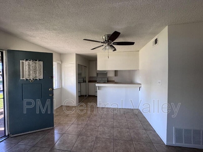 Photo - 4479 La Cresta Way