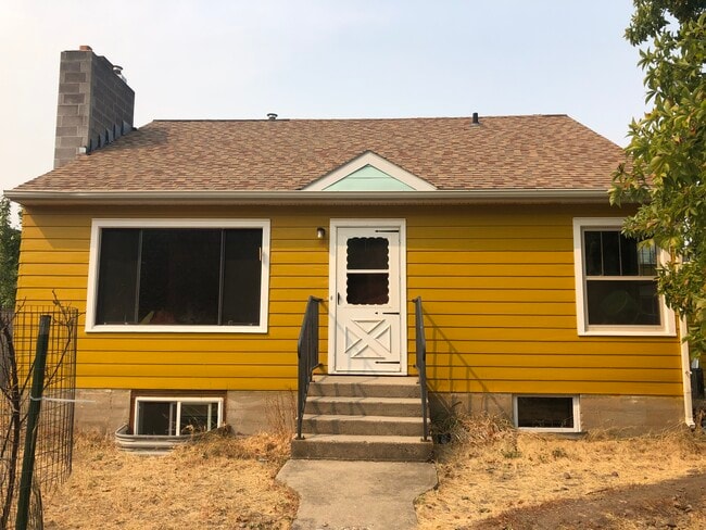 Building Photo - 1525 Van Buren St