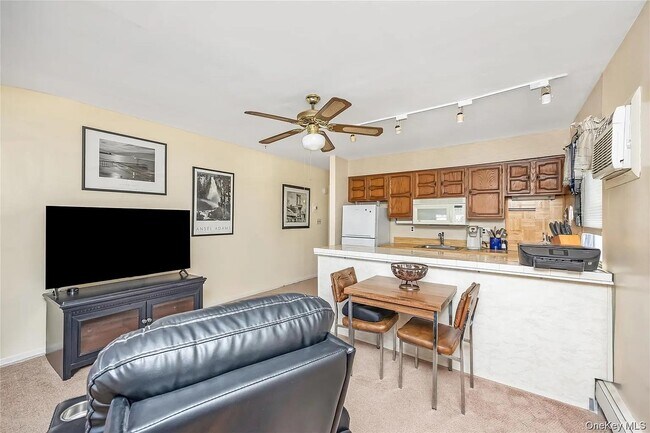 Photo - 10 Leanore Dr