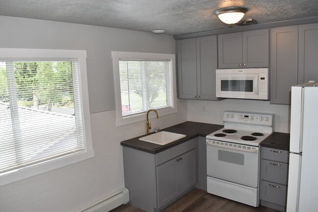 Photo - 7905 N Fessenden St Unit #5