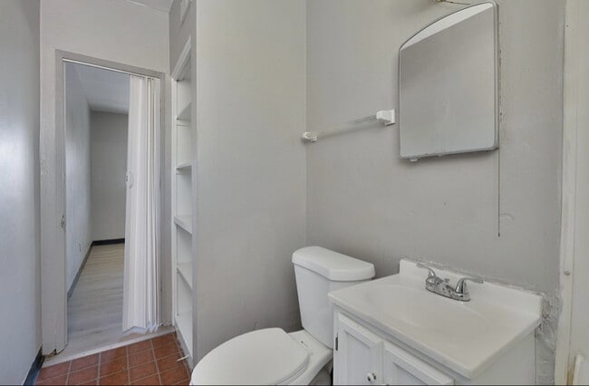 Photo - 474 E Norwich Ave Unit A