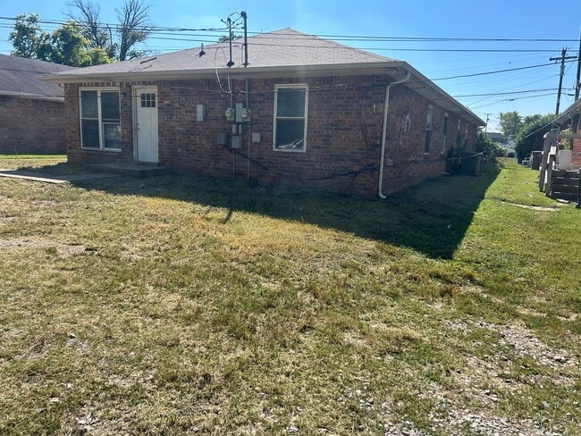 Building Photo - 1414 23rd Ave N Unit B Rental