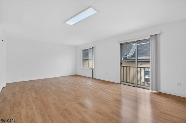 Photo - 485 Broadway Unit 11