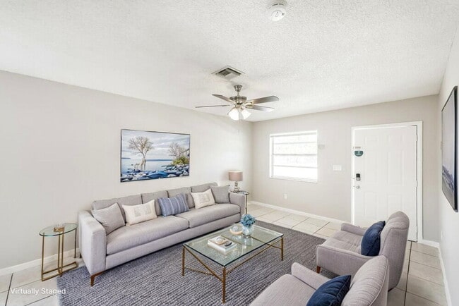 Photo - 809 NW 2nd Ave