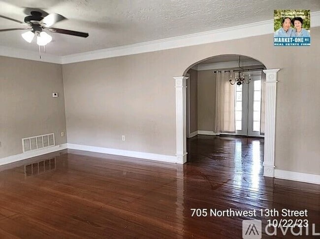 Photo - 705 NW 13th St