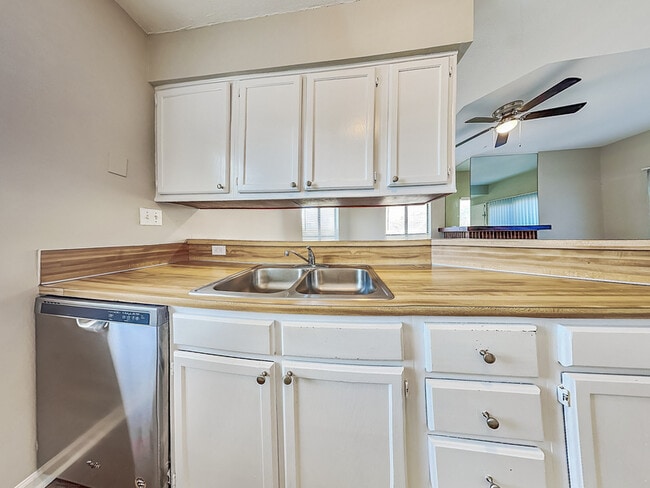 Photo - 8155 Cedar Glen Dr