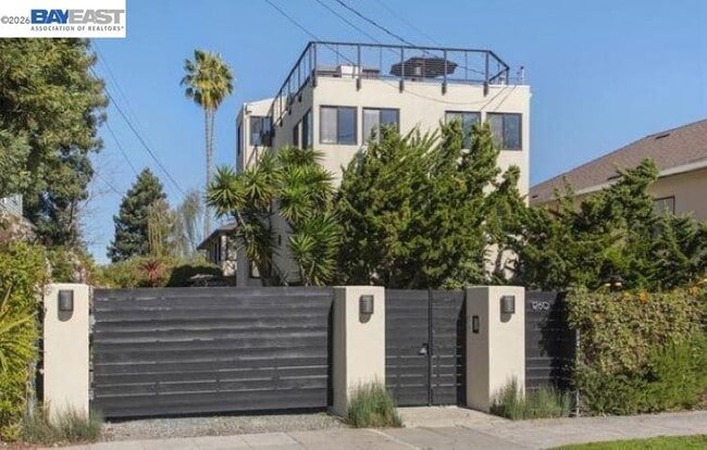Building Photo - 1260 63rd St