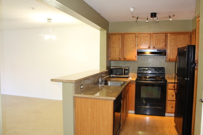 Photo - 39206 Guardino Dr