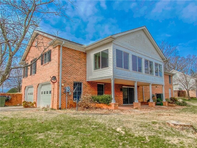 Photo - 255 Starritt Ln