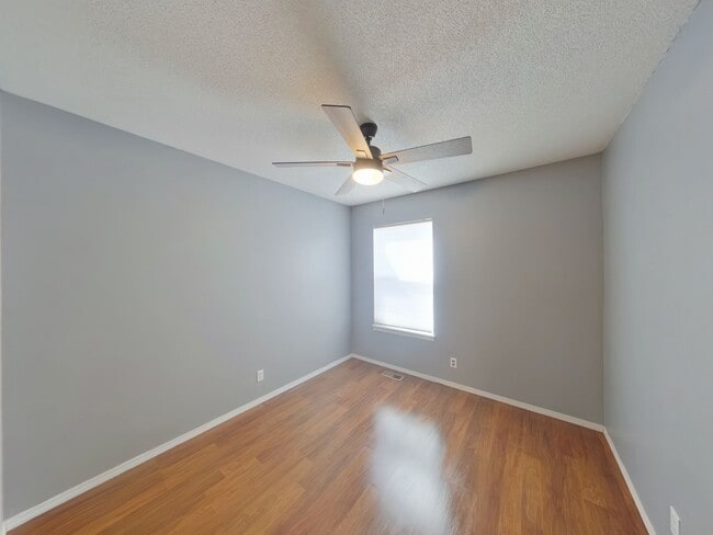 Photo - 804 N Longview Ct