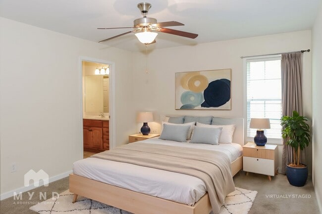 Photo - 902 Appleby St NW