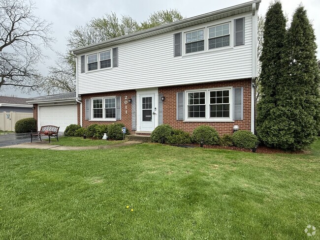 Building Photo - 2011 Brentwood Rd Rental