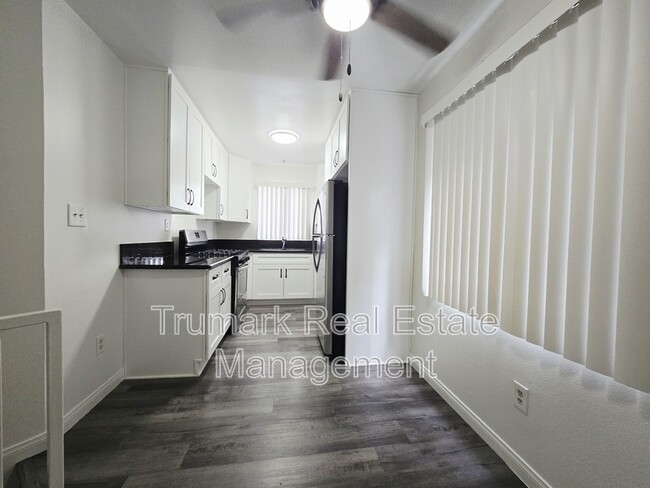 Photo - 14605 Burbank Blvd Unit 103