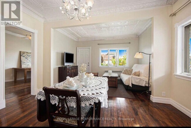 Photo - 731 St Isidore St