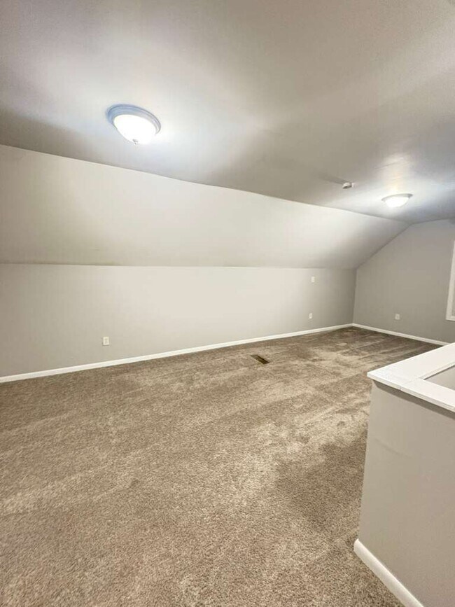 Photo - 12011 Evergreen Rd