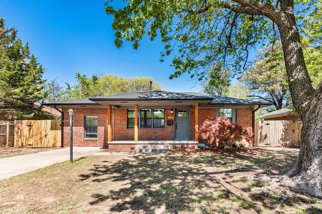 Building Photo - 1527 Camden Way