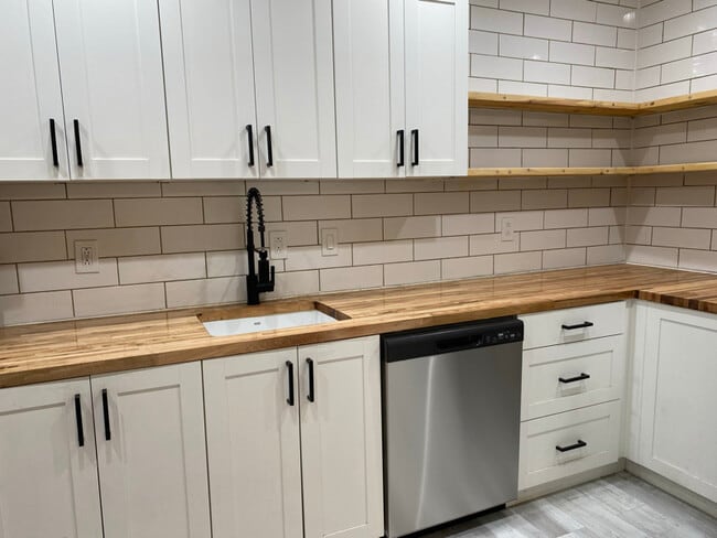 Photo - 423 21st St NE