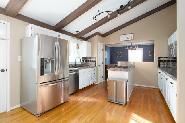 Photo - 3438 Snaffle Rd