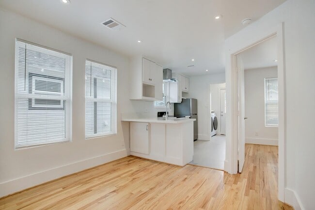 Photo - 6109 N Main St