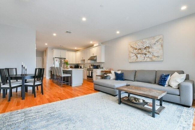 Building Photo - 5 McBride St Unit 403