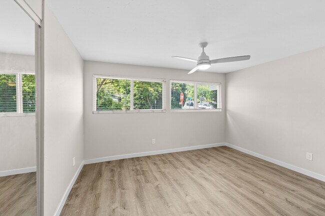 Photo - 4902 54th St