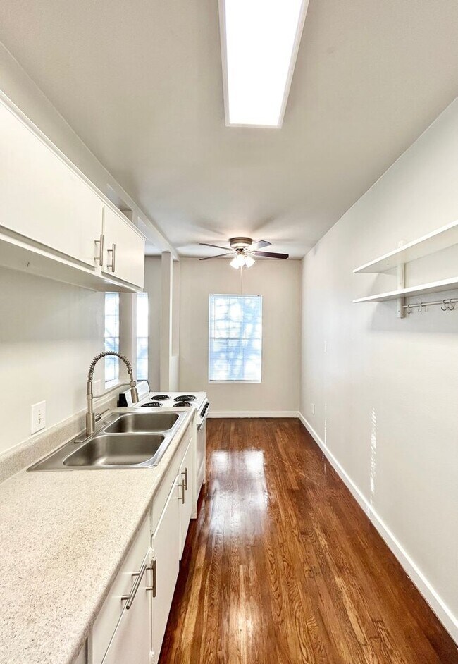 4021 Mandell St Unit MAN21F