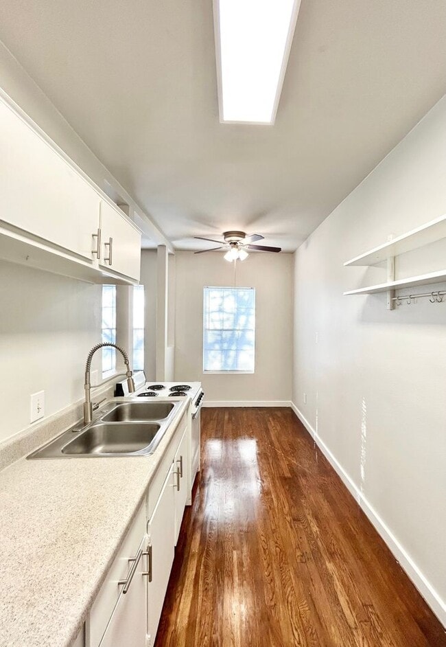 Photo - 4021 Mandell St Unit MAN21F
