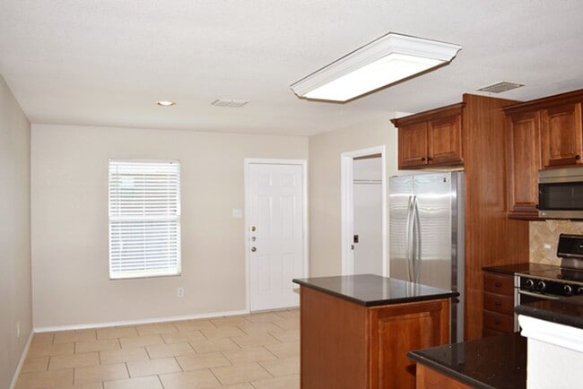 Photo - 14000 Silkwood Dr