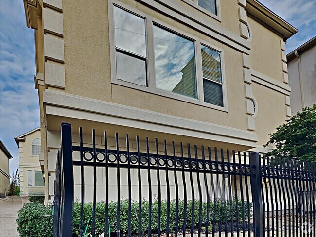 Building Photo - 839 Rosine St Rental