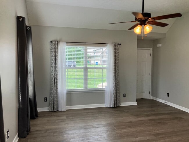 Photo - Rockvale Home with Large Yard