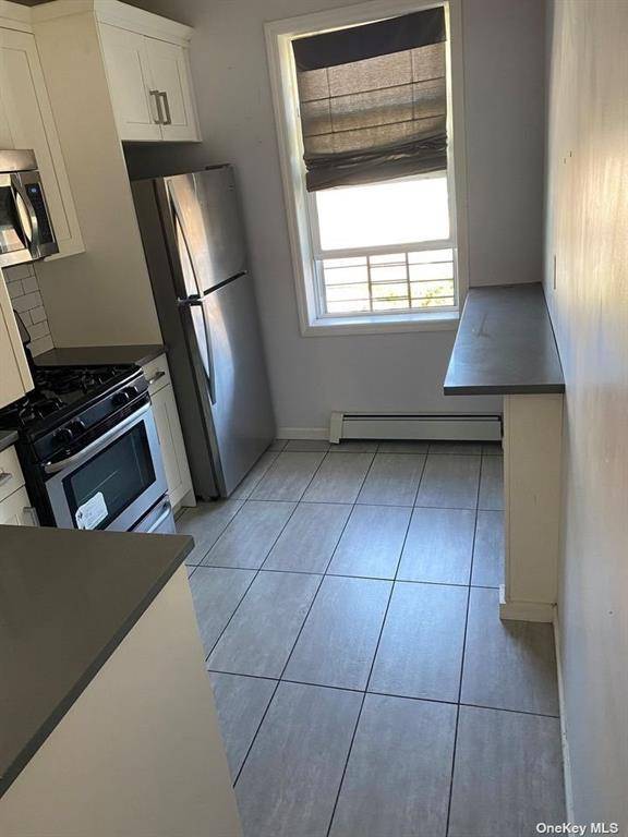 Photo - 949 E 89th St