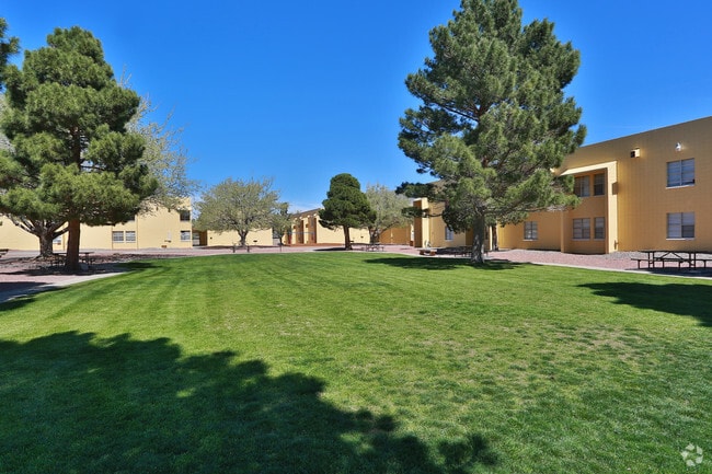 Photo - La Mirada Apartments