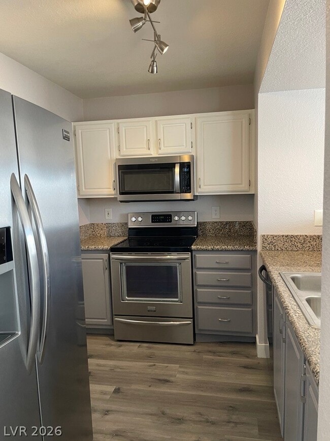 Building Photo - 5055 W Hacienda Ave Unit 1033