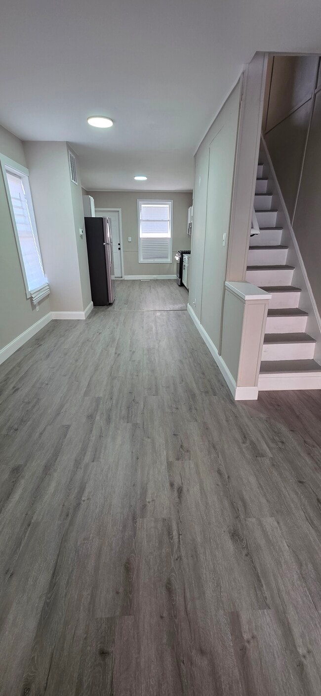 Photo - 700 N Streeper St