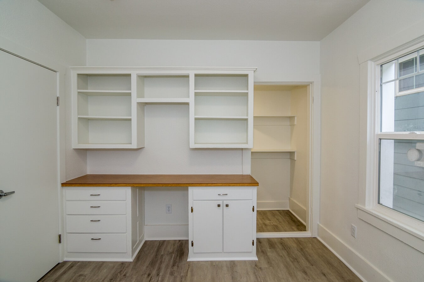 Bedroom built ins - 558 W Fremont St Unit 2