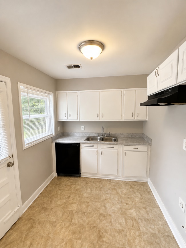 Photo - 3717 Deerwood Cove