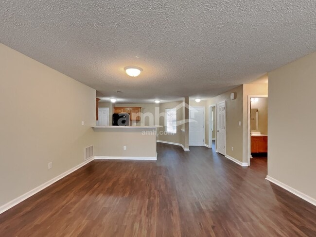 Photo - 5833 Cabot Dr