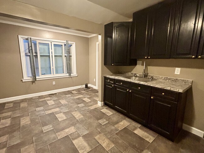 Photo - 19675 Rogge St