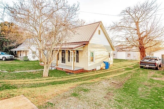 Photo - 204 Woodside Ave