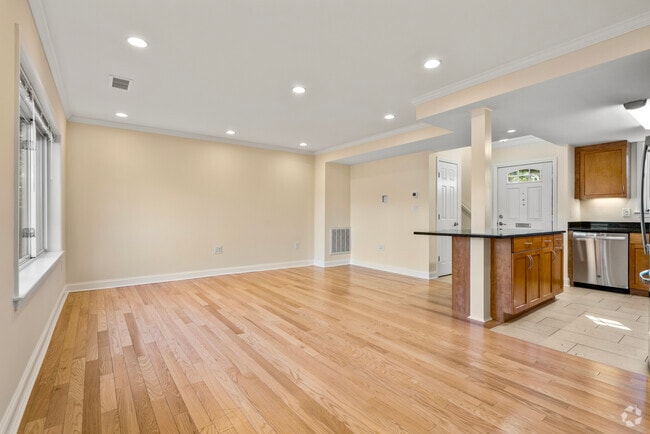 Building Photo - 154 Thornton Rd Rental