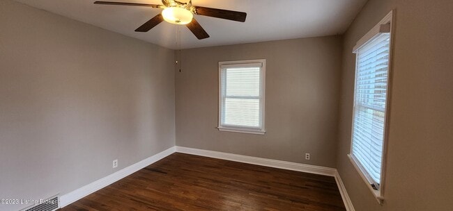 Photo - 208 Colonial Dr