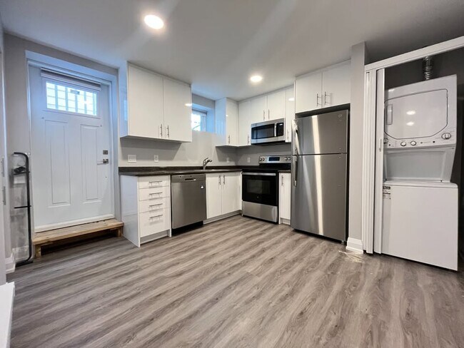 Photo - B-146 Bartlett Avenue Toronto Ontario M6H 3G1