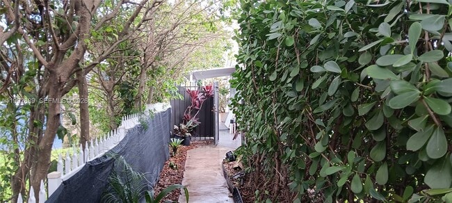 Photo - 6761 Branch St