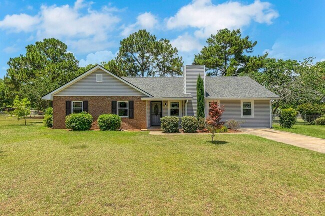 Charming 3BR Ranch Style Home on Quiet Cut... - Charming 3BR Ranch Style Home on Quiet Cut...