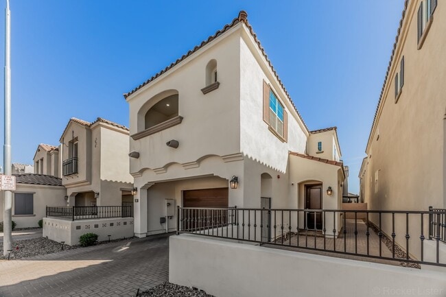 Building Photo - Gorgeous Rental Home in Chandler