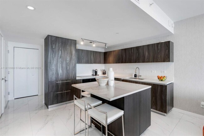 Photo - 3131 NE 7th Ave