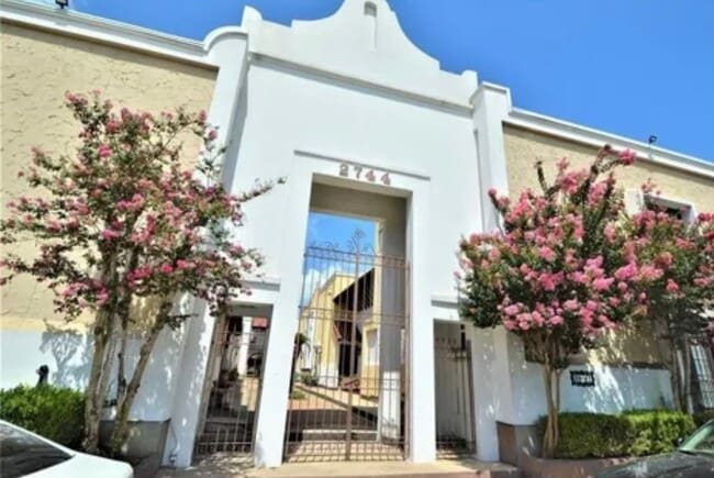 Photo - 2744 Briarhurst Dr Unit 50