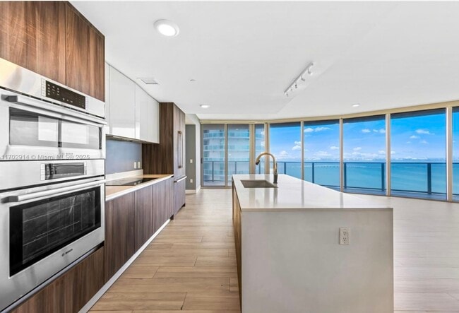 Photo - 488 NE 18th St