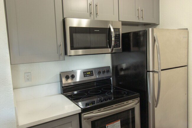 The Lodge at Porter Ranch Apartments