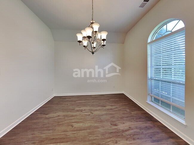 Photo - 8014 New Castle Cv